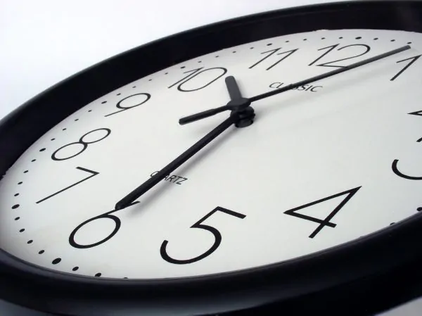 Freshen up your investments this New Year! 4 clock 705672 960 720 e1513686174629