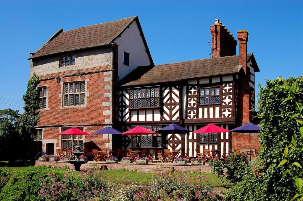 Albright Hussey Hotel Optim e1638869820126